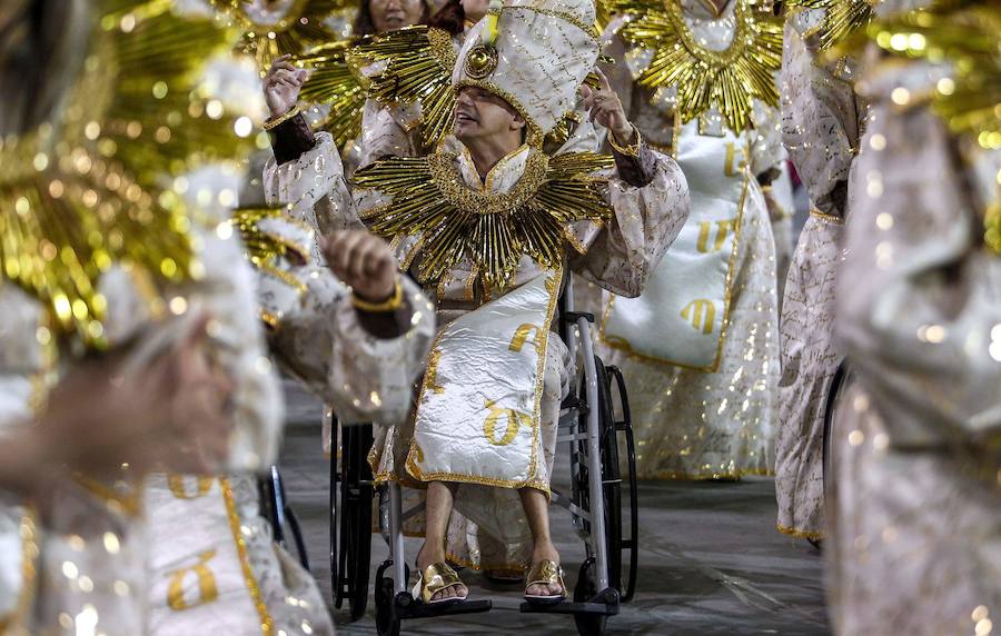 El desfile del Carnaval en Sao Paulo, Brasil, es uno de los eventos más importantes del país