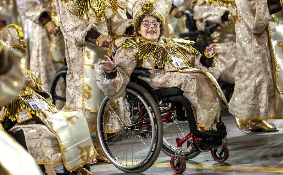 El desfile del Carnaval en Sao Paulo, Brasil, es uno de los eventos más importantes del país