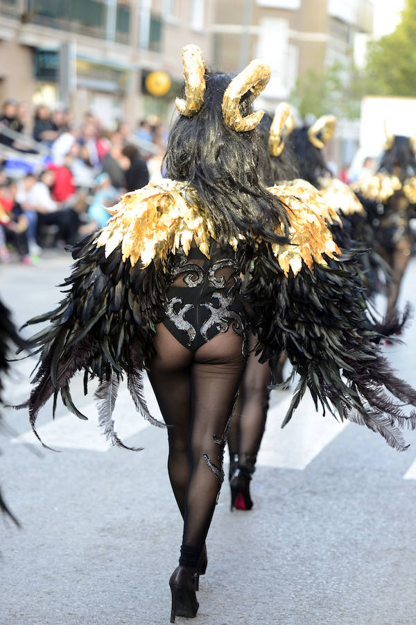 El lunes de Carnaval ha llenado de fantasía las calles de la localidad.