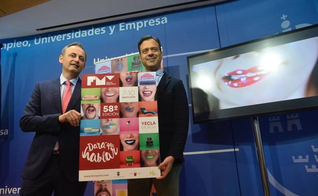 El consejero de Empleo, Universidades, Empresa y Medio Ambiente, Javier Celdrán, y el alcalde de Yecla, Marcos Ortuño, presentan la 58 edición de la Feria del Mueble de Yecla.