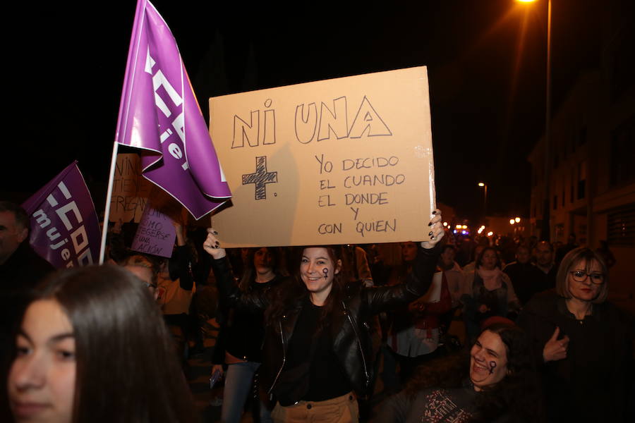 El Día Internacional de la Mujer ha reunido a miles de lorquinos que han recorrido el municipio en la lucha por la igualdad