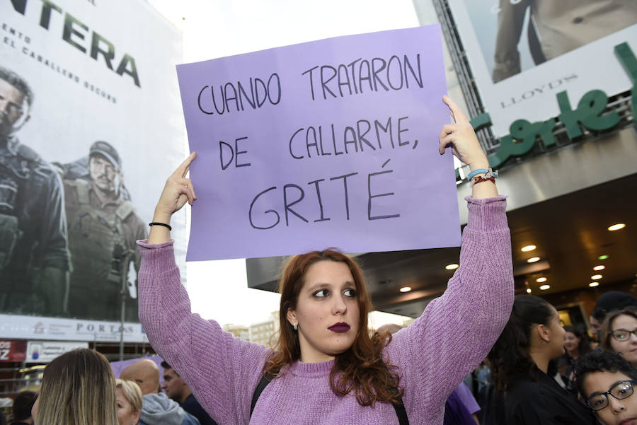 La gran marcha por en el Día Internacional de la Mujer arranca en el centro de Murcia con el recuerdo de la jornada histórica vivida hace ahora un año