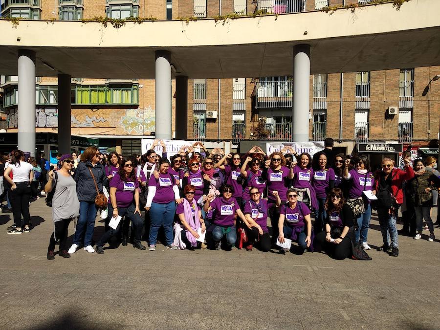 Fotos: Cientos de personas se concentran en Murcia para calentar el 8M