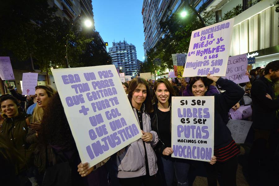 La gran marcha por en el Día Internacional de la Mujer arranca en el centro de Murcia con el recuerdo de la jornada histórica vivida hace ahora un año