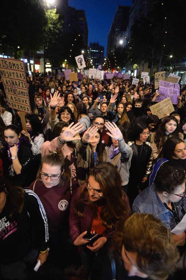La gran marcha por en el Día Internacional de la Mujer arranca en el centro de Murcia con el recuerdo de la jornada histórica vivida hace ahora un año