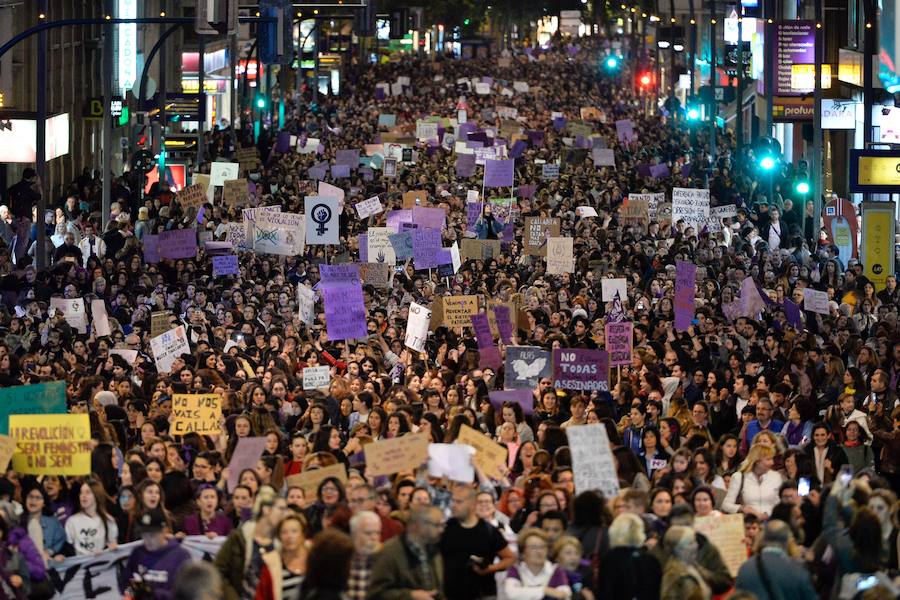 La gran marcha por en el Día Internacional de la Mujer arranca en el centro de Murcia con el recuerdo de la jornada histórica vivida hace ahora un año