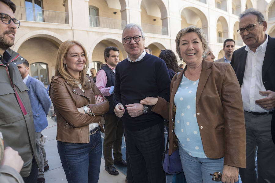 «No van a encontrar aquí a un partido retrógrado, que penaliza ni que legisla en contra de la mayoría ni que divide a los españoles», asegura el líder del PP en una convención nacional del partido sobre familia e igualdad