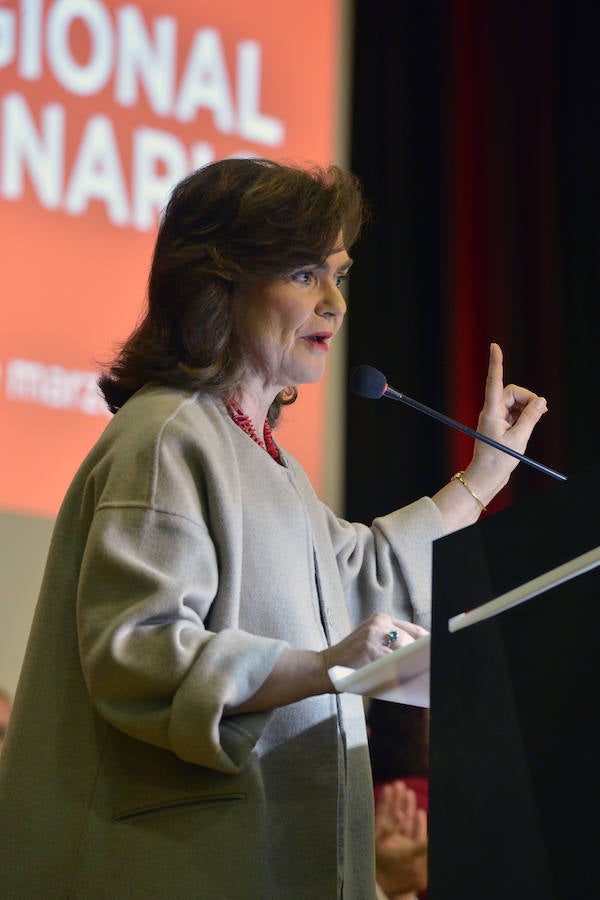 La vicepresidenta del Gobierno y secretaria de Igualdad del PSOE, Carmen Calvo, ha remarcado que el gobierno socialista «ha convertido en 9 meses la política en respuesta»