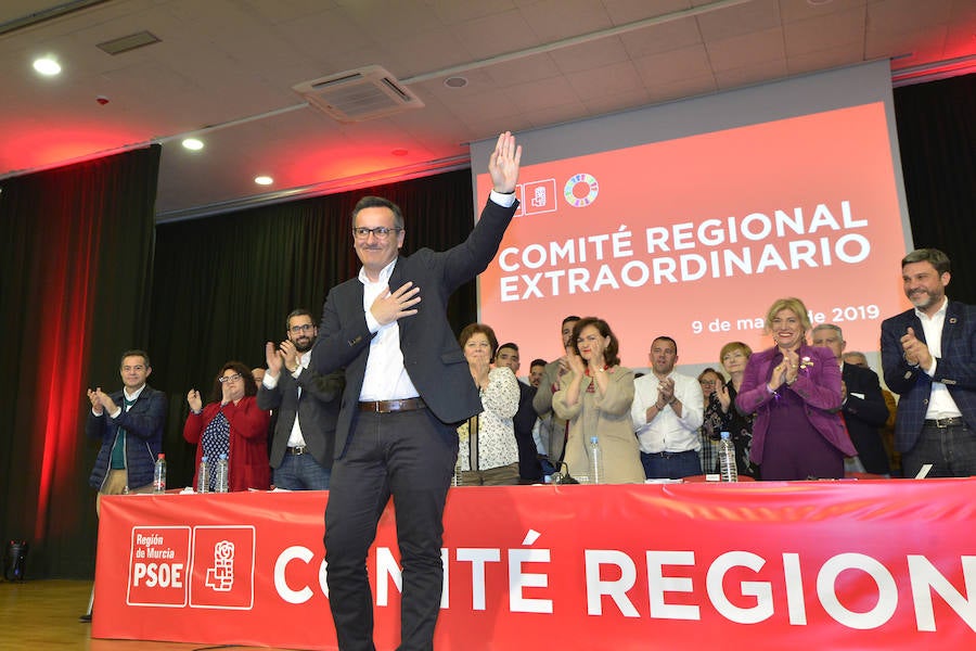 La vicepresidenta del Gobierno y secretaria de Igualdad del PSOE, Carmen Calvo, ha remarcado que el gobierno socialista «ha convertido en 9 meses la política en respuesta»