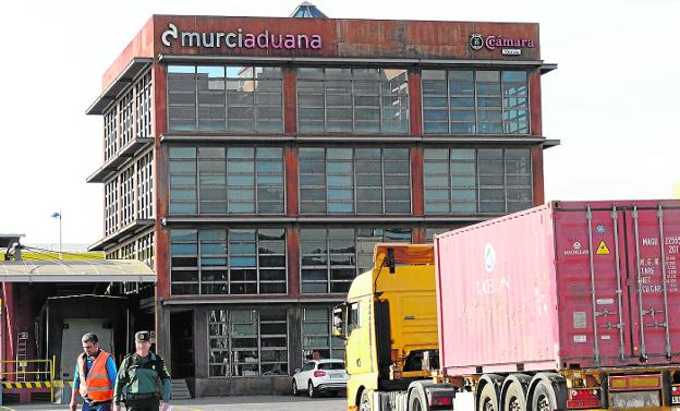 Edificio principal de las instalaciones de Murciaduana. 