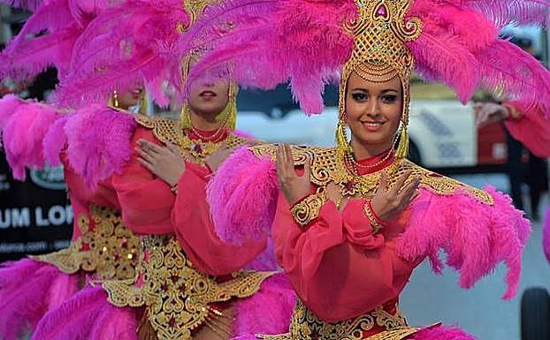 Las componentes de una de las comparsas foráneas.