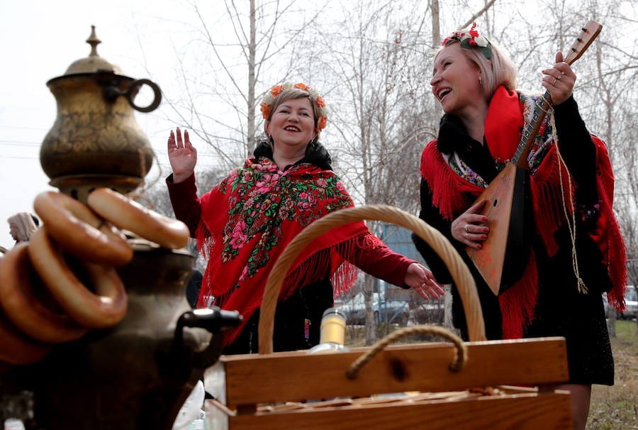 Shrovetide o Maslenitsa es una antigua ceremonia de despedida al invierno, tradicionalmente celebrada en Bielorrusia, Rusia y Ucrania e implica la quema de una gran efigie