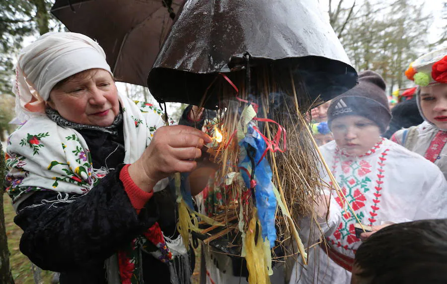 Shrovetide o Maslenitsa es una antigua ceremonia de despedida al invierno, tradicionalmente celebrada en Bielorrusia, Rusia y Ucrania e implica la quema de una gran efigie