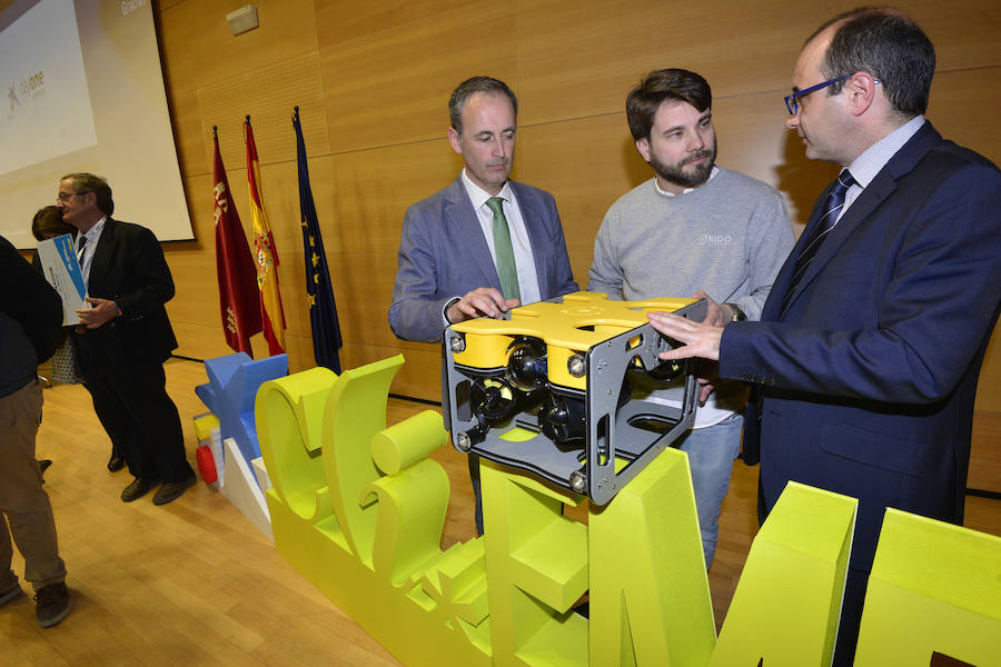 La empresa Nido Robotics se alza con el premio Emprendedores XXI en la Región. Además de un cheque de 5.000 euros, el galardón les brinda la oportunidad de pasar una temporada en Silicon Valley o la universidad de Cambridge