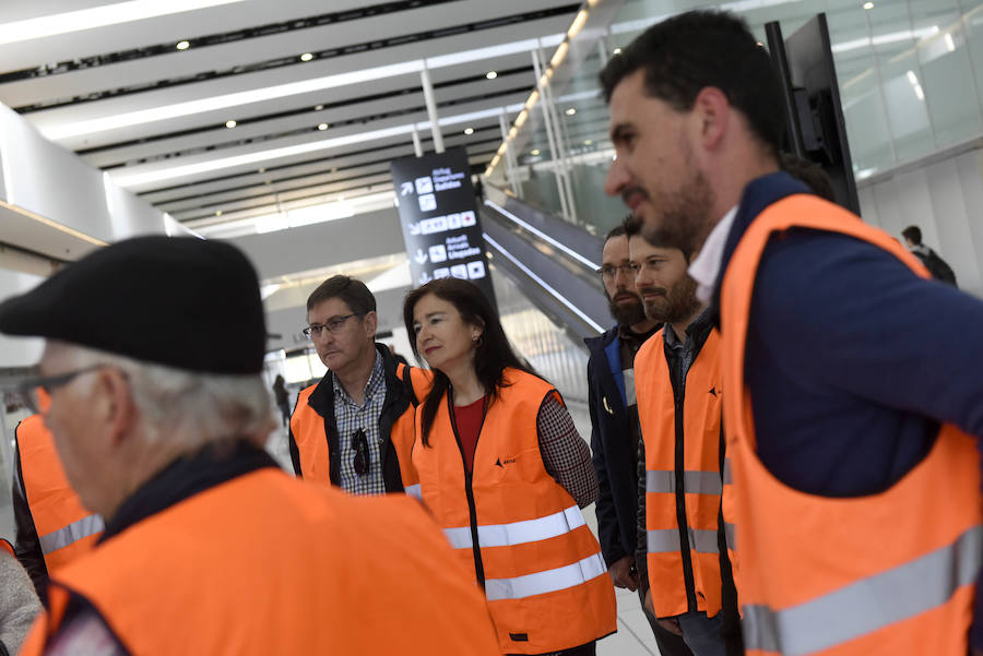 Fotos: Visita de los ganadores del concurso de &#039;La Verdad&#039; al aeropuerto internacional de la Región de Murcia