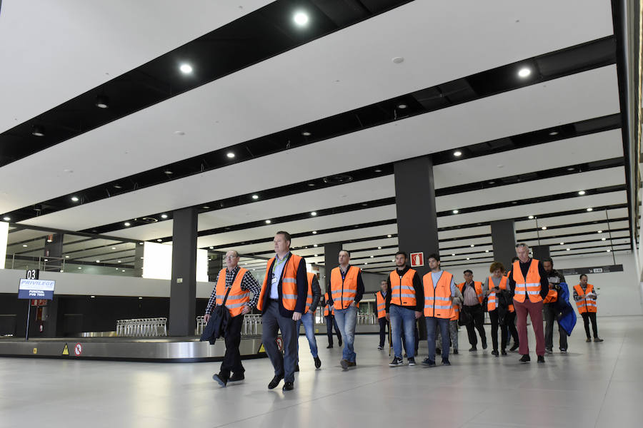 Fotos: Visita de los ganadores del concurso de &#039;La Verdad&#039; al aeropuerto internacional de la Región de Murcia