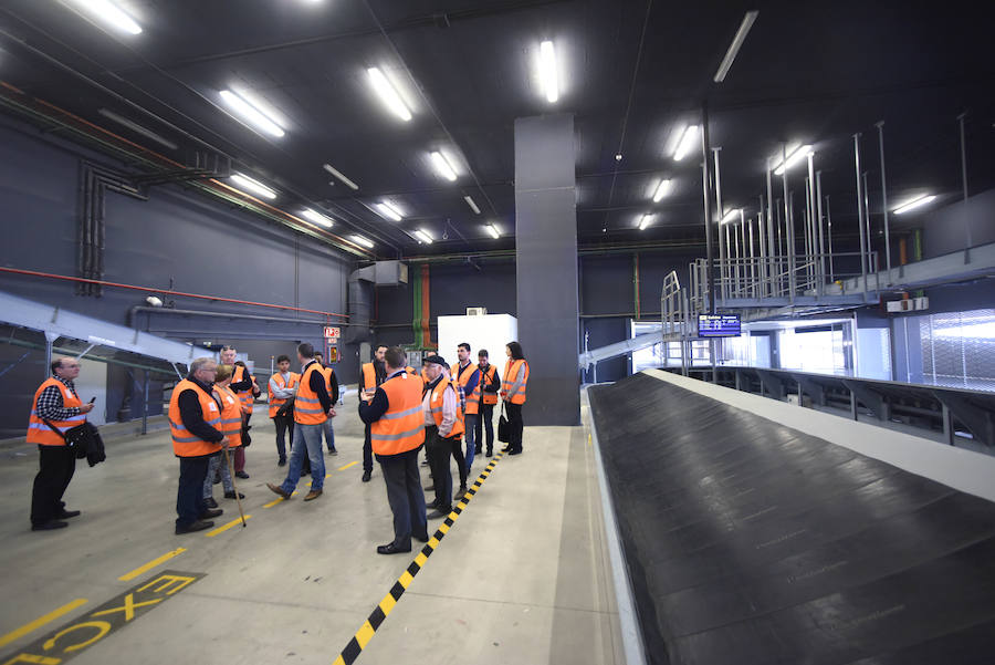Fotos: Visita de los ganadores del concurso de &#039;La Verdad&#039; al aeropuerto internacional de la Región de Murcia