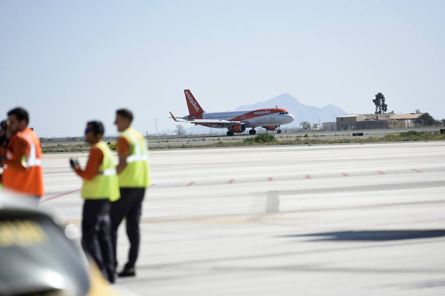 Fotos: Visita de los ganadores del concurso de &#039;La Verdad&#039; al aeropuerto internacional de la Región de Murcia