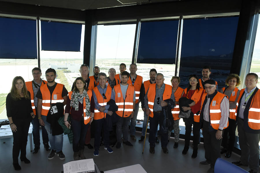 Fotos: Visita de los ganadores del concurso de &#039;La Verdad&#039; al aeropuerto internacional de la Región de Murcia