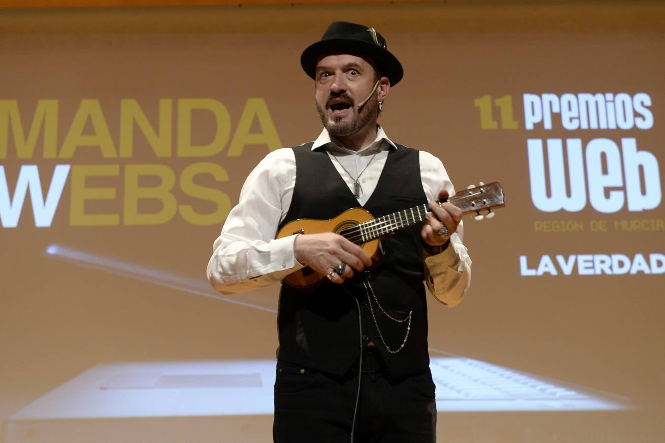 Los Premios Web de laverdad.es cerraron este jueves por la noche su XI edición en un acto en el Auditorio Víctor Villegas de Murcia conducido por el actor y humorista Alex O'Dogherty