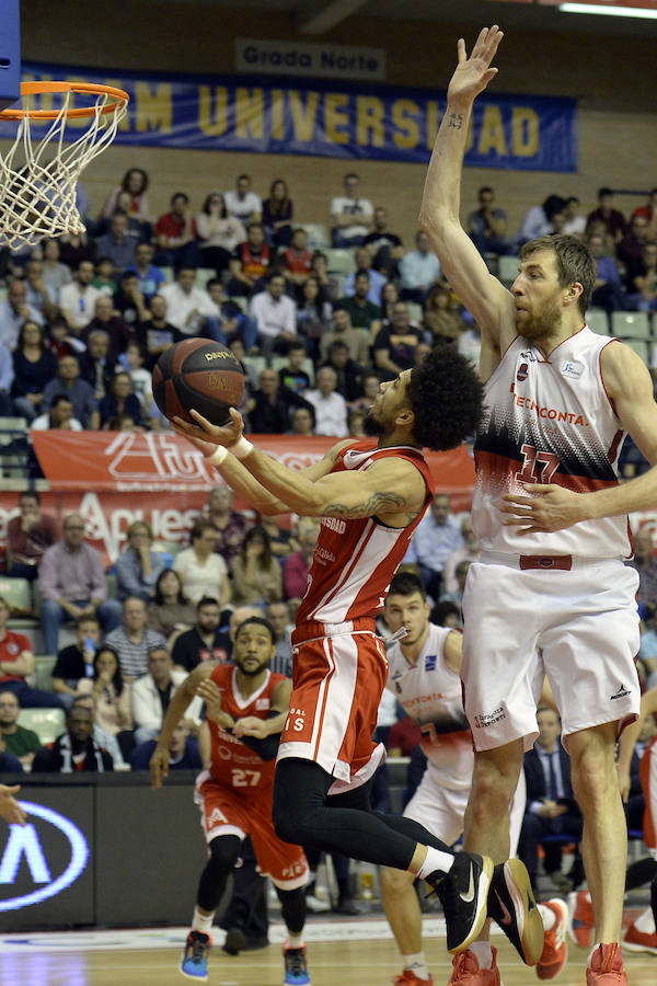 El equipo universitario sale de las posiciones de descenso, empatado con Breogán a siete victorias