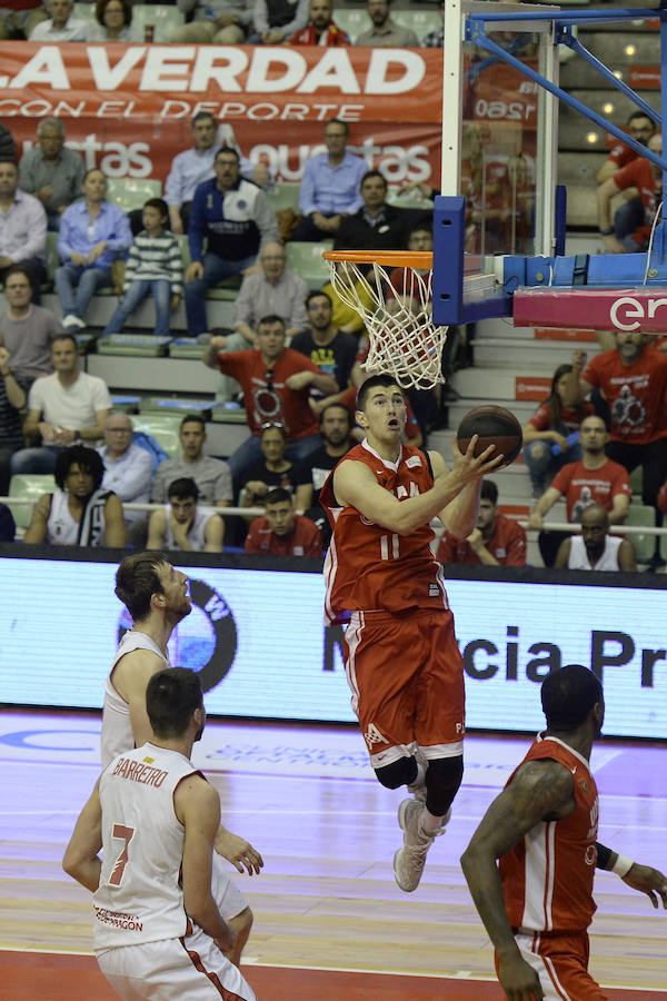 El equipo universitario sale de las posiciones de descenso, empatado con Breogán a siete victorias
