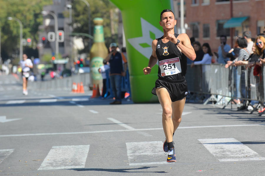 Andrés Mico consigue la victoria en 1 hora y 9 minutos, mientras que Inma Pérez hace una marca de 1 hora y 26 minutos y se lleva la prueba femenina