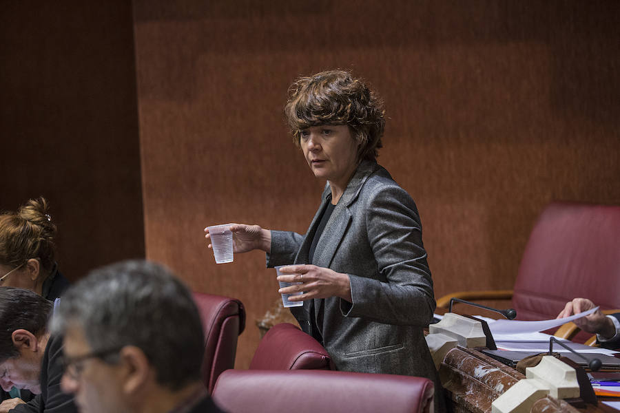 Los taxistas temen un desembarco de empresas de vehículos con conductor en Semana Santa y Fiestas de Primavera