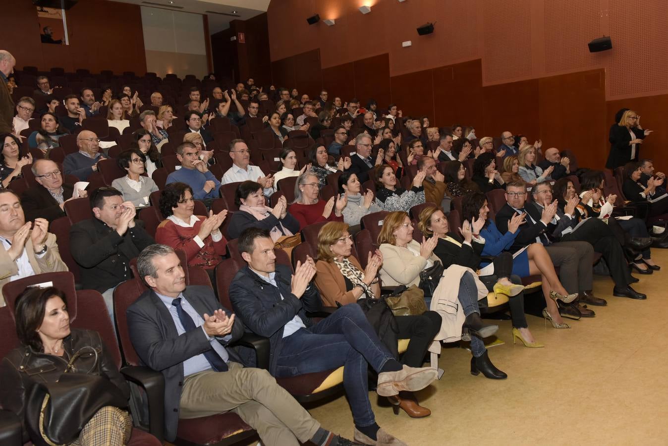 Los veintidós alumnos de la Región que han obtenido los premios extraordinarios de ESO y Bachillerato recibieron ayer sus diplomas