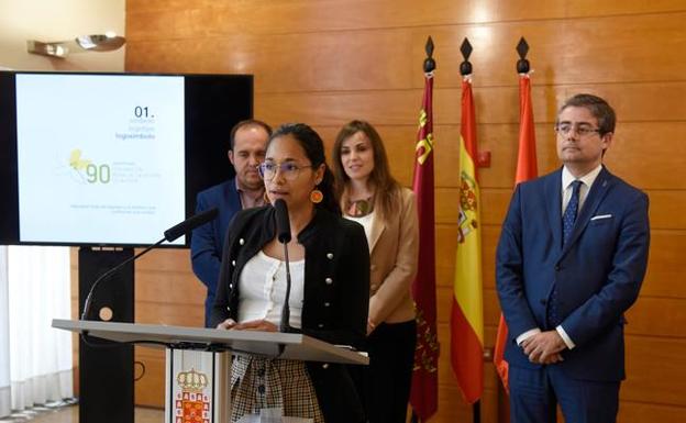 Presentación del logotipo diseñado para celebrar el 90 aniversario de la Coronación de la Reina de la Huerta. 