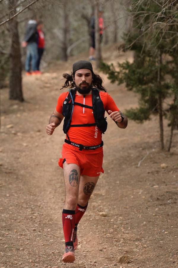 El corredor marroquí asentado en la Region es el más rápido en la prueba de trail running, seguido por el catalán Andreu Simón y el cántabro Borja Fernández