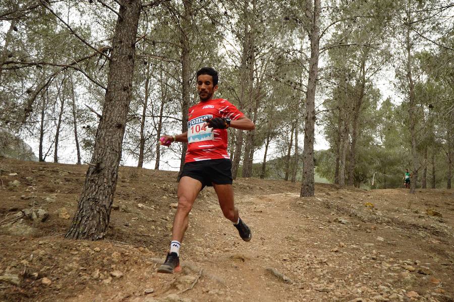 El corredor marroquí asentado en la Region es el más rápido en la prueba de trail running, seguido por el catalán Andreu Simón y el cántabro Borja Fernández