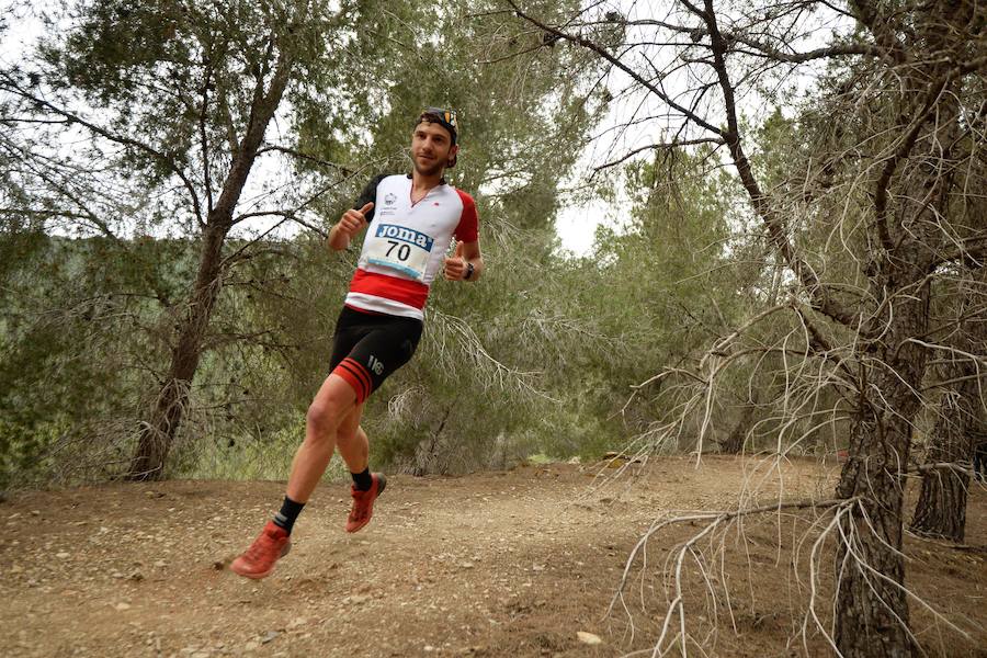 El corredor marroquí asentado en la Region es el más rápido en la prueba de trail running, seguido por el catalán Andreu Simón y el cántabro Borja Fernández