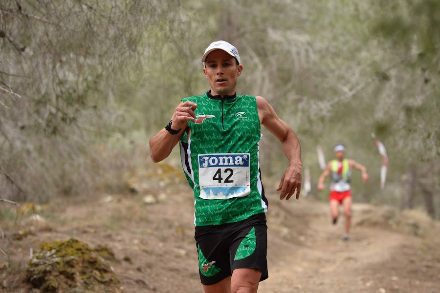 El corredor marroquí asentado en la Region es el más rápido en la prueba de trail running, seguido por el catalán Andreu Simón y el cántabro Borja Fernández