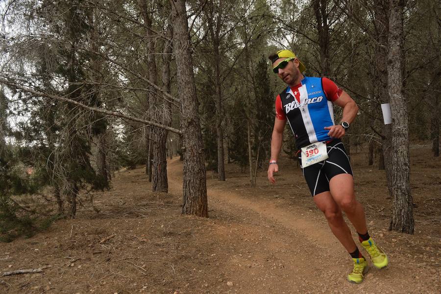 El corredor marroquí asentado en la Region es el más rápido en la prueba de trail running, seguido por el catalán Andreu Simón y el cántabro Borja Fernández