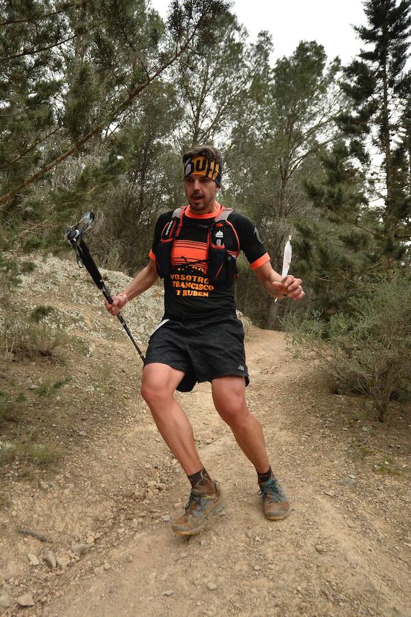 El corredor marroquí asentado en la Region es el más rápido en la prueba de trail running, seguido por el catalán Andreu Simón y el cántabro Borja Fernández