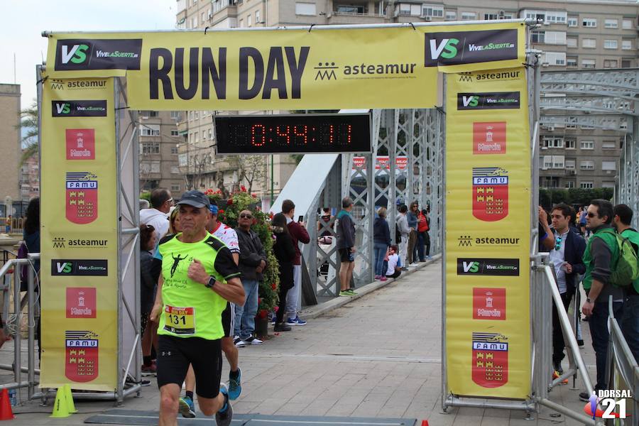 Francisco Pastor gana la prueba con un tiempo de 33:35 minutos en los 10 kilómetros, imponiéndose en féminas Saray Paredes con una marca de 42:15