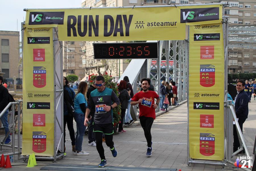 Francisco Pastor gana la prueba con un tiempo de 33:35 minutos en los 10 kilómetros, imponiéndose en féminas Saray Paredes con una marca de 42:15