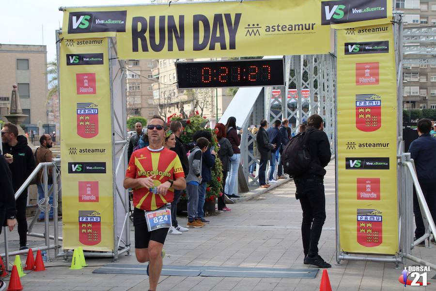 Francisco Pastor gana la prueba con un tiempo de 33:35 minutos en los 10 kilómetros, imponiéndose en féminas Saray Paredes con una marca de 42:15