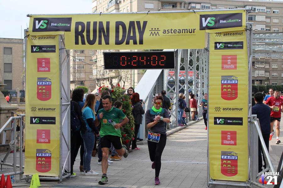 Francisco Pastor gana la prueba con un tiempo de 33:35 minutos en los 10 kilómetros, imponiéndose en féminas Saray Paredes con una marca de 42:15