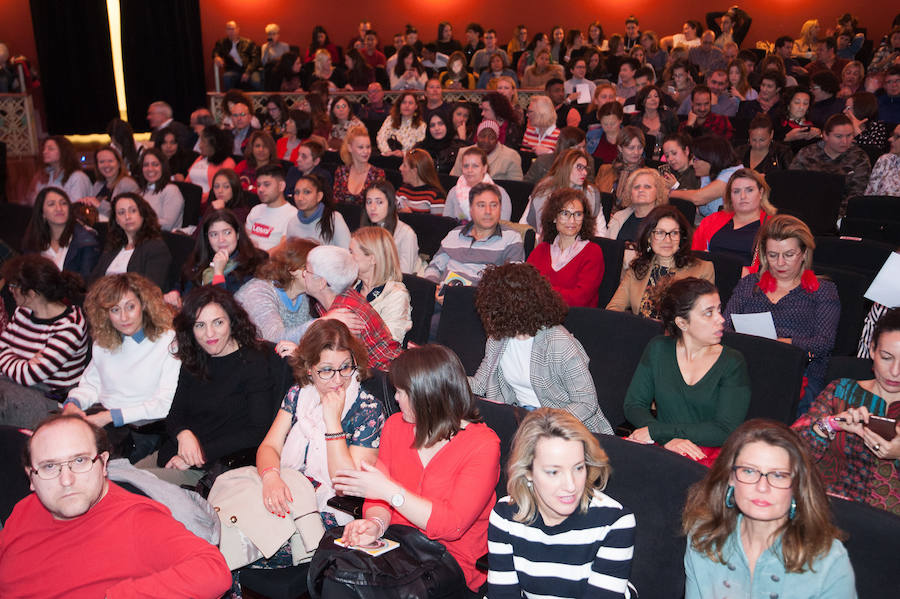 El proyecto, organizado por el SEF y en colaboración con la iniciativa 'Locura por vivir', tuvo su primer día de actividad este martes en el Teatro Circo de Murcia