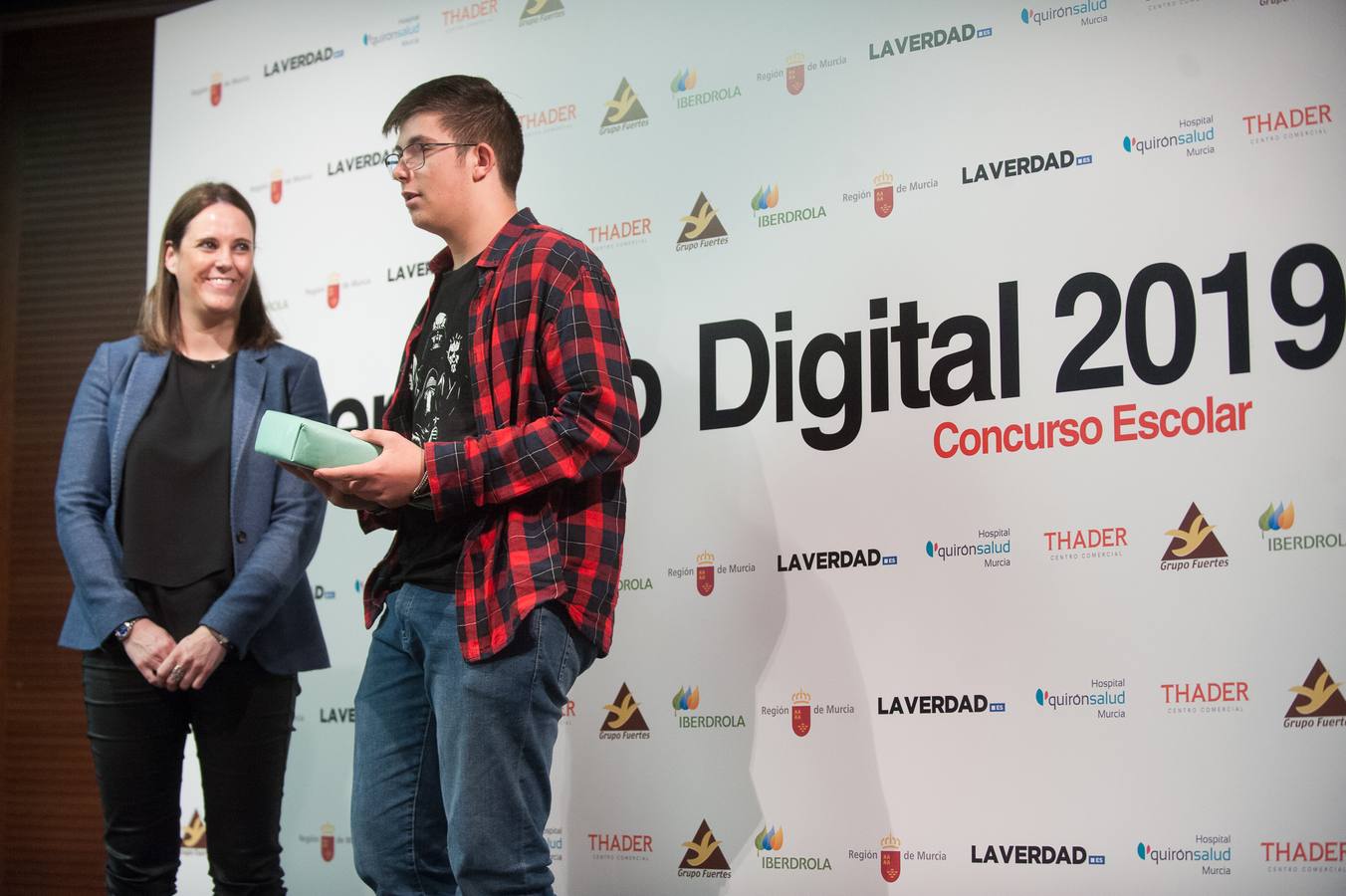 Los grupos Cazanoticias 3.0, Los Metamórficos, Weare2, Chiripifláuticos, Los Periodistas sin Fronteras y Diario IP, ganadores de la décima edición del concurso escolar 'Mi Periódico Digital'