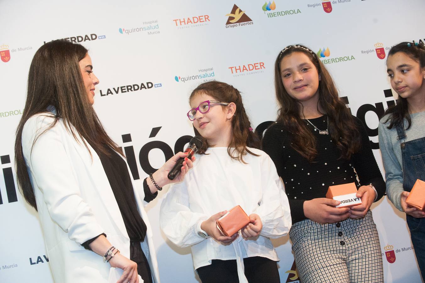 Los grupos Cazanoticias 3.0, Los Metamórficos, Weare2, Chiripifláuticos, Los Periodistas sin Fronteras y Diario IP, ganadores de la décima edición del concurso escolar 'Mi Periódico Digital'