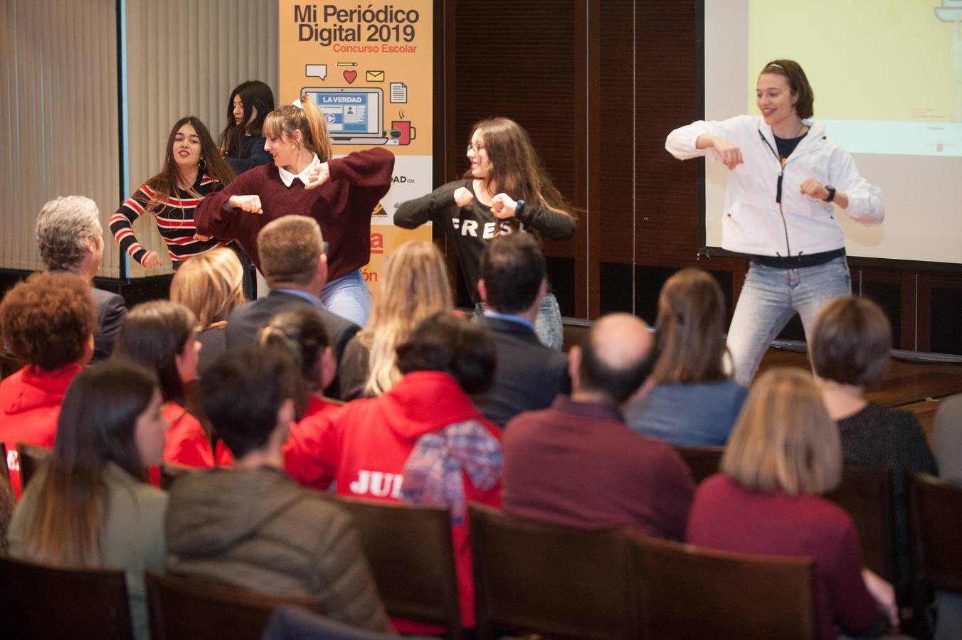 Los grupos Cazanoticias 3.0, Los Metamórficos, Weare2, Chiripifláuticos, Los Periodistas sin Fronteras y Diario IP, ganadores de la décima edición del concurso escolar 'Mi Periódico Digital'