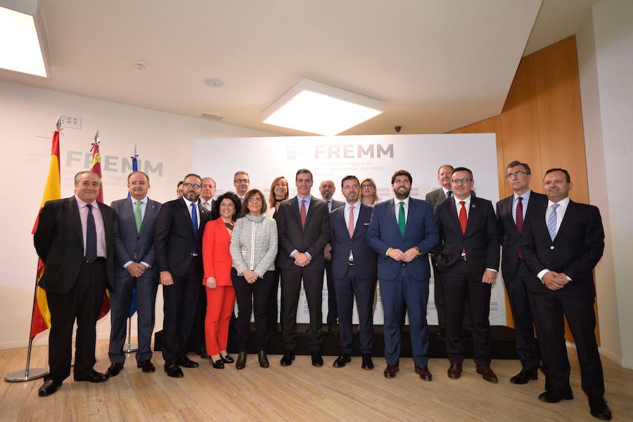 El presidente del Gobierno de España recibe una avalancha de reivindicaciones de empresarios y del Ejecutivo autónomo en su visita a la Región