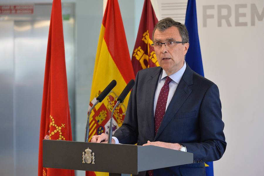 El presidente del Gobierno de España recibe una avalancha de reivindicaciones de empresarios y del Ejecutivo autónomo en su visita a la Región