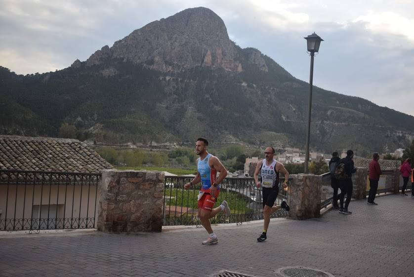 El atleta del Inassa Premium se lleva la prueba con un tiempo de 34:11 minutos, mientras que la corredora del Grupo Alcaraz hace una marca de 44:18