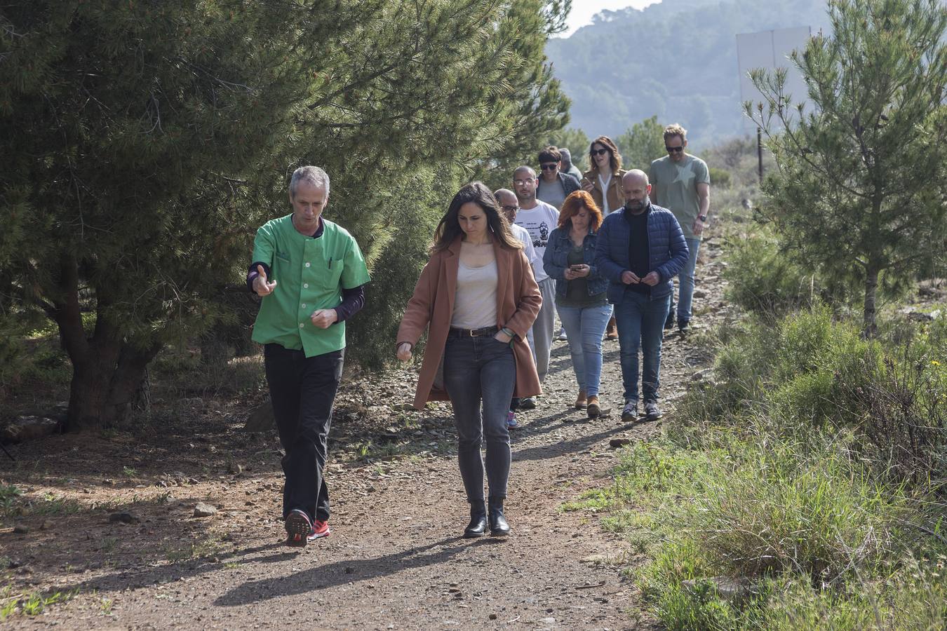 La portavoz adjunta de Unidas Podemos en el Congreso, Ione Belarra, visitó ayer Llano del Beal.