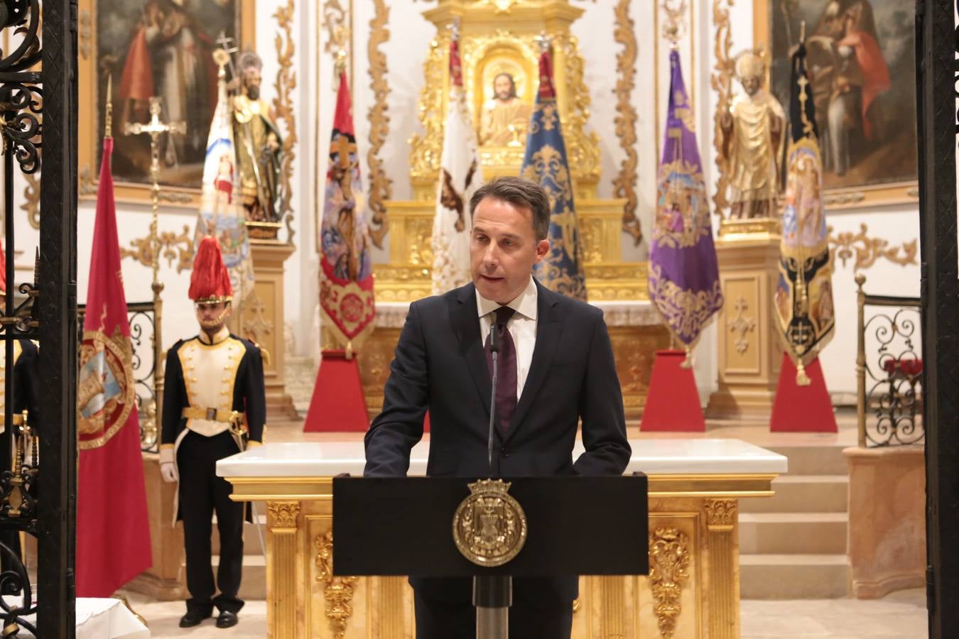 El presidente regional recurre a vivencias personales y a su experiencia como cofrade en el pregón de las procesiones 