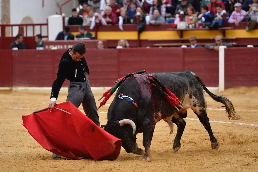 El festival de la AECC celebra su XXV edición con un gran espectáculo. Trece orejas y tres rabos en un festejo de alto nivel artístico